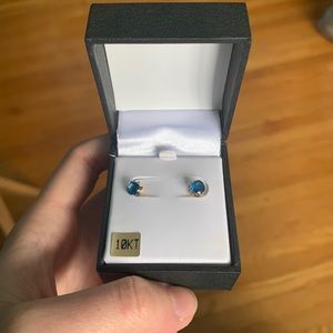 10Kt Sapphire and Gold Stud Earrings